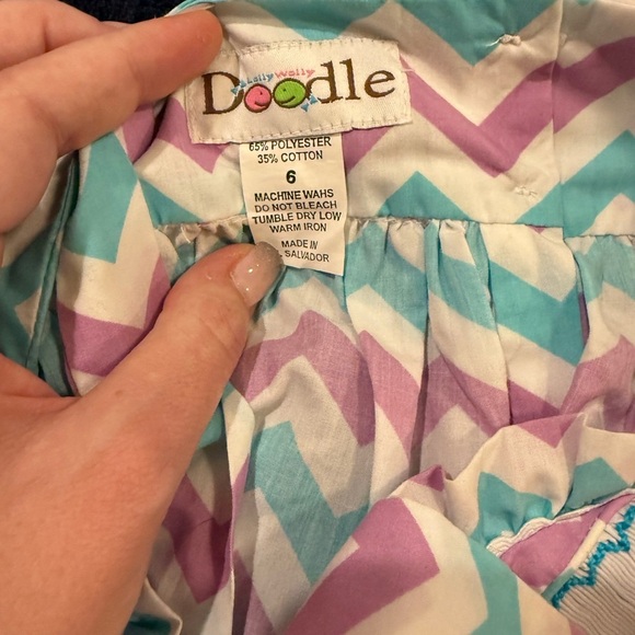 Dolphin embroidered 2-piece top and pants set size 6, NWOT, never worn - Picture 6 of 6